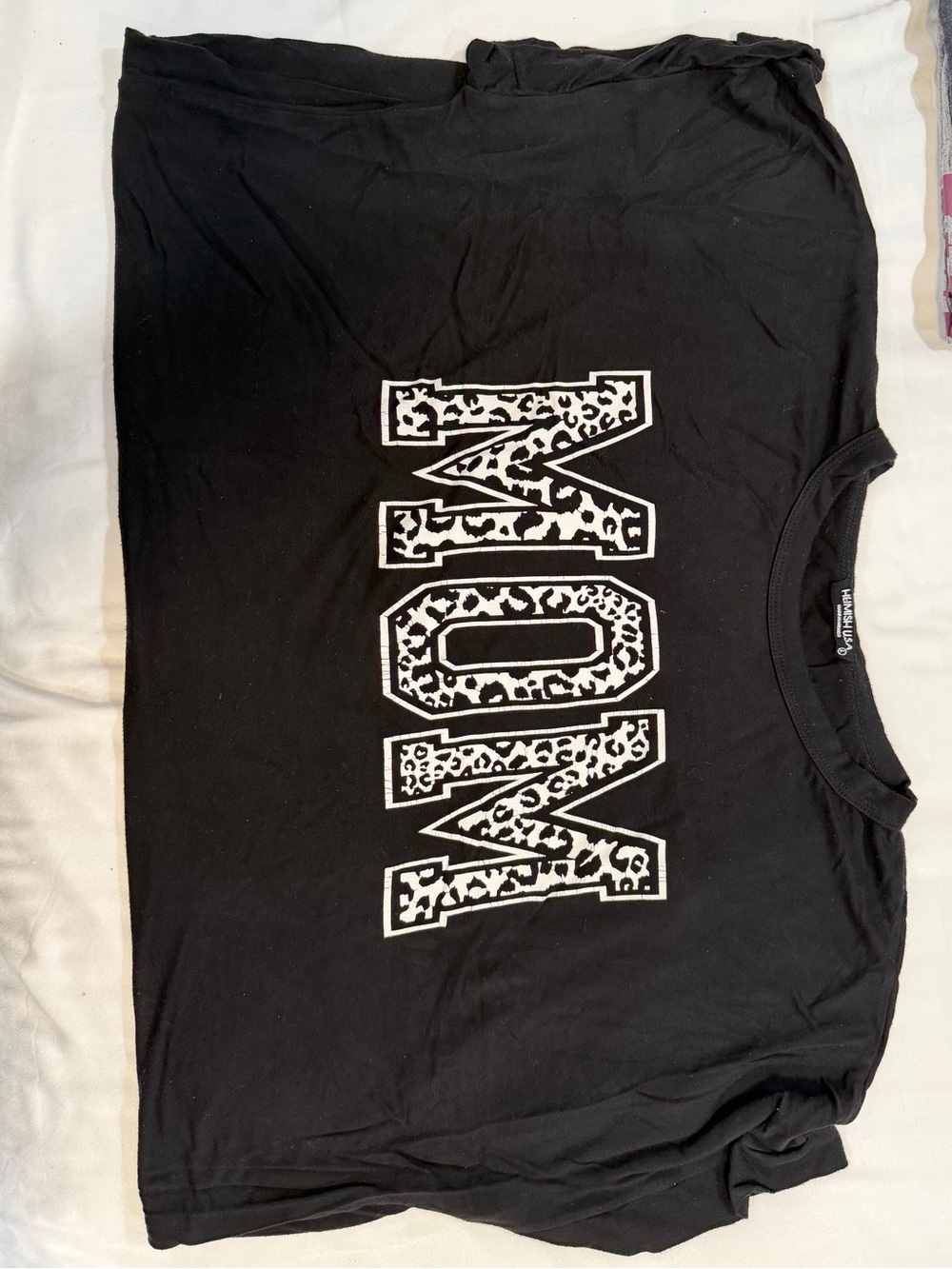 Black 'MOM' Graphic Tee - Leopard Print Lettering